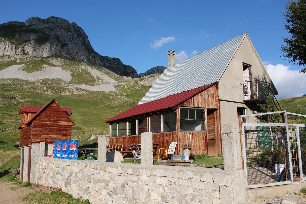 Auberge de jeunesse Rural Household Minic - Kapetanovo Jezero à Kolašin Extérieur photo