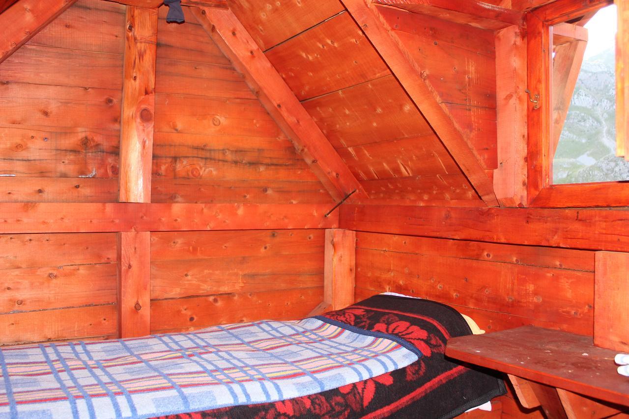 Auberge de jeunesse Rural Household Minic - Kapetanovo Jezero à Kolašin Extérieur photo